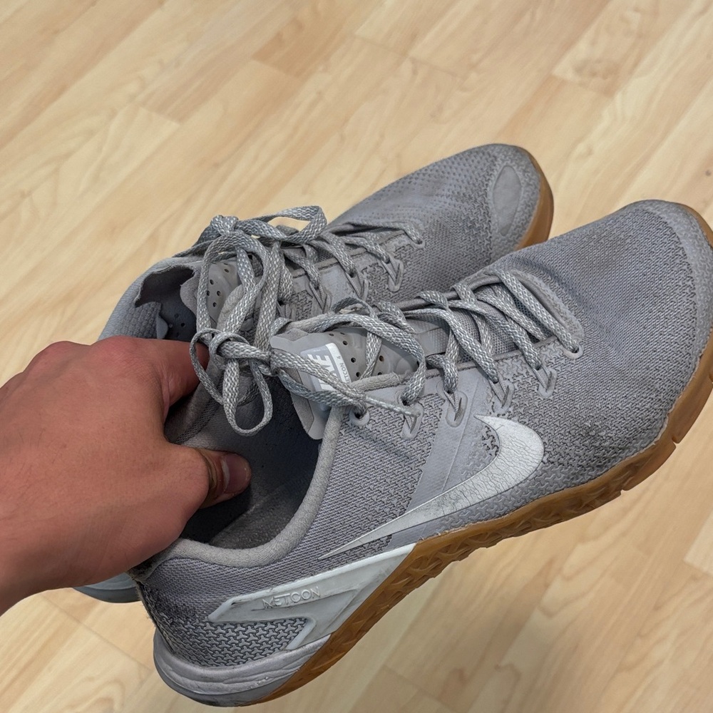 Nike Metcon Light Grey Knit Trainers with Gum Outsole